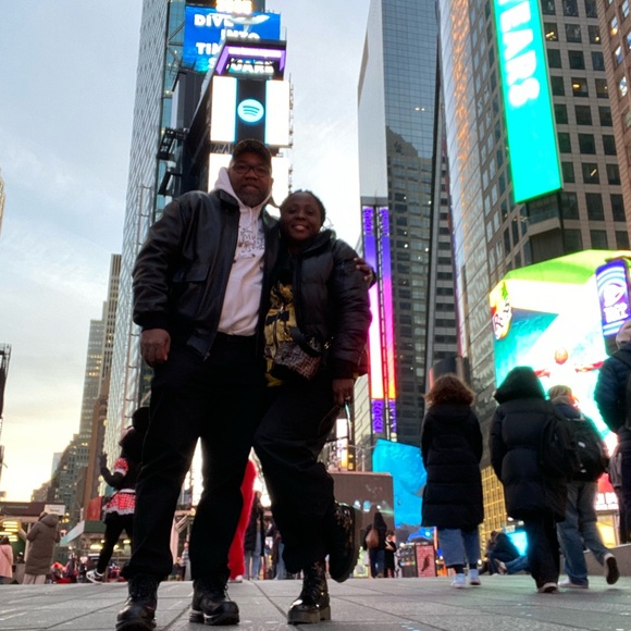 🎤MEET YOUR POSHER @litnes  LIVE  🛍️ ❤️ LIKE TO BE NOTIFIED FOR MY LIVES. - Picture 3 of 13